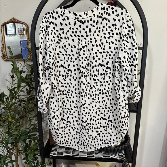 JODIFL Black and White Buttoned 3/4 Sleeve Blouse size small - Picture 5 of 7
